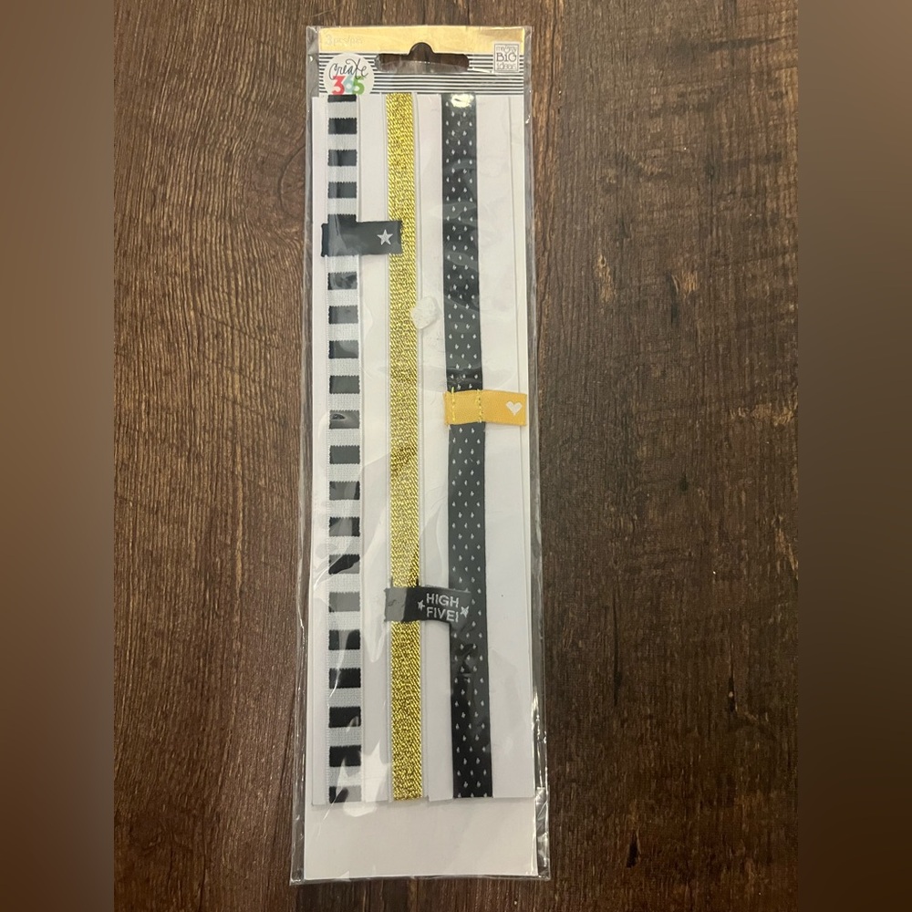 NWT Create 365 Stylish Black and Gold Bookmark Set